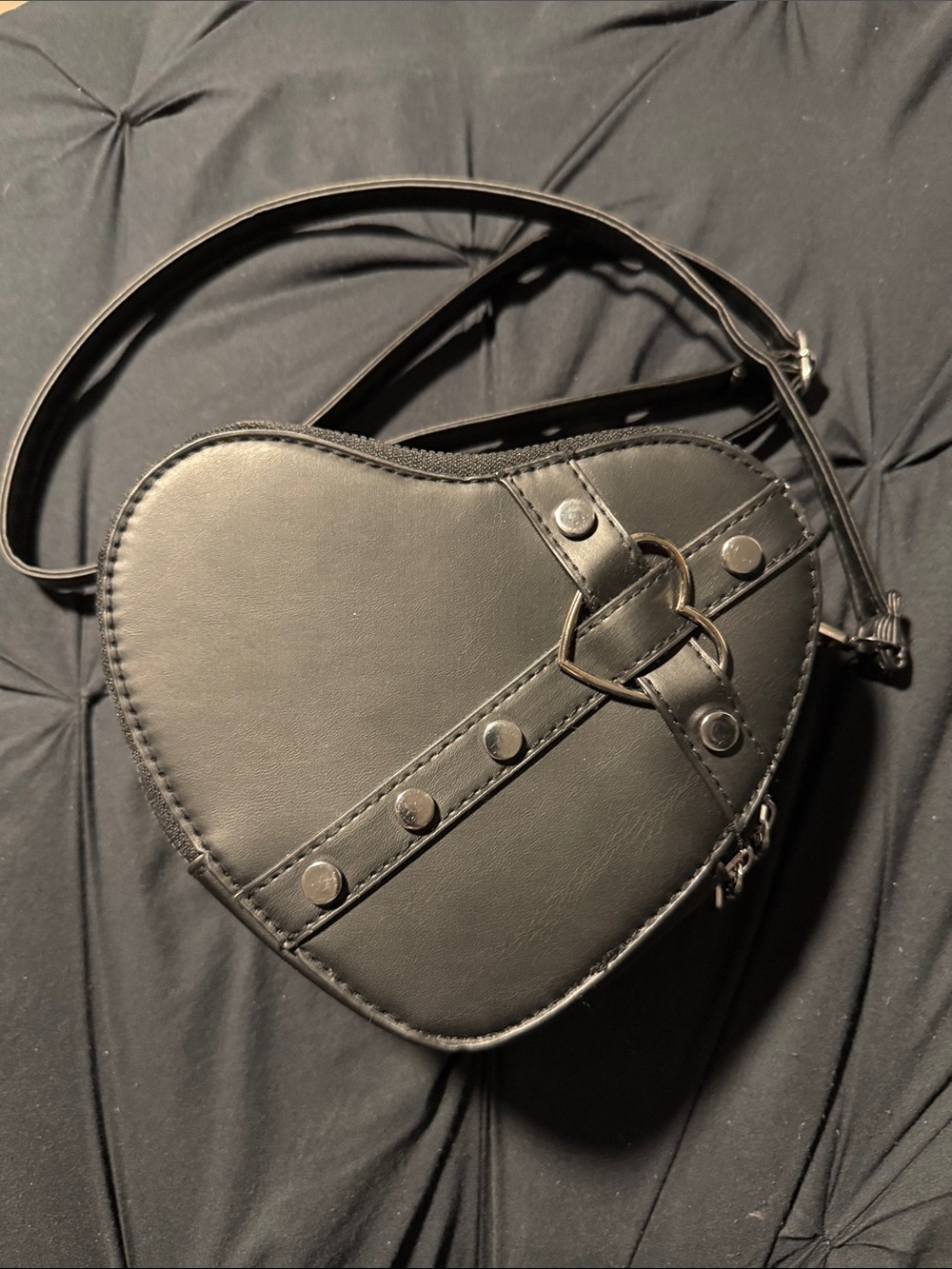 SHEIN Black Heart-Shaped Crossbody Bag with Stud & Buckle